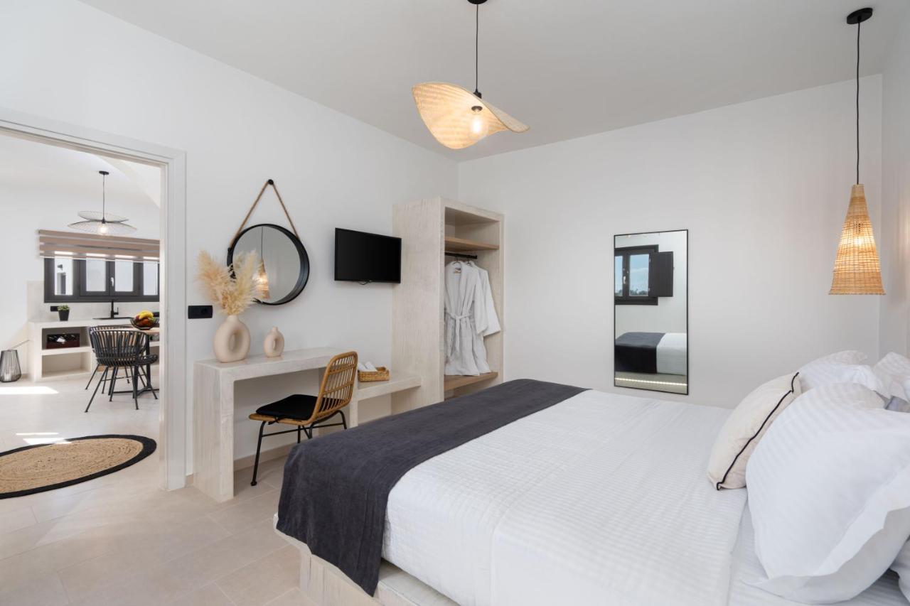 Almira Luxury Suites Perivolos  Exterior foto